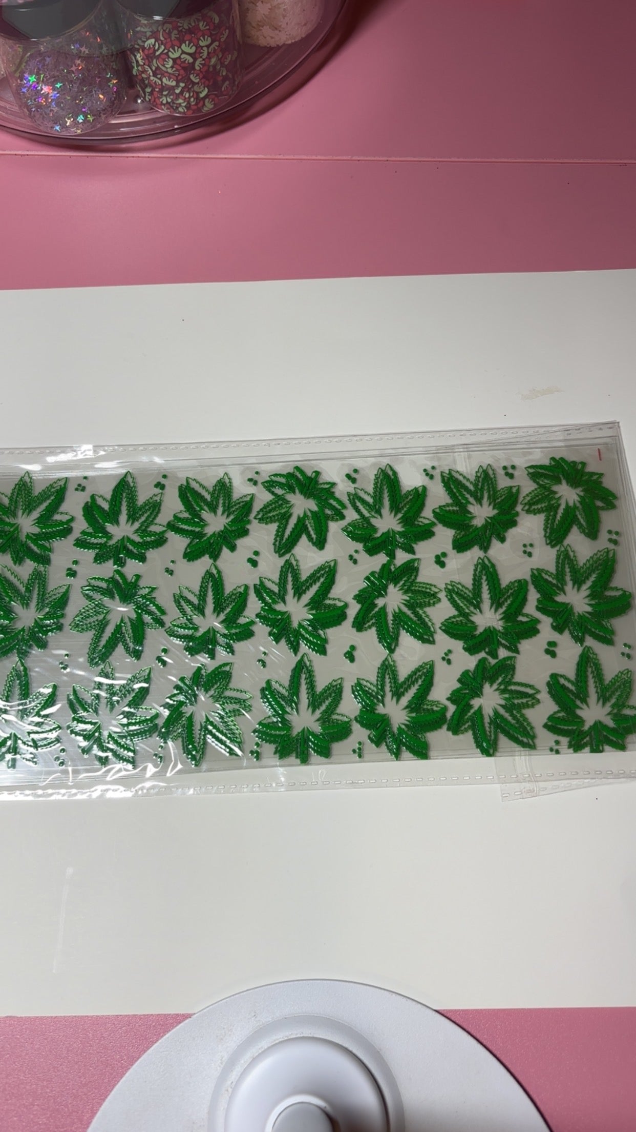 ￼ New arrival Wrap cookie cut green leaf 420