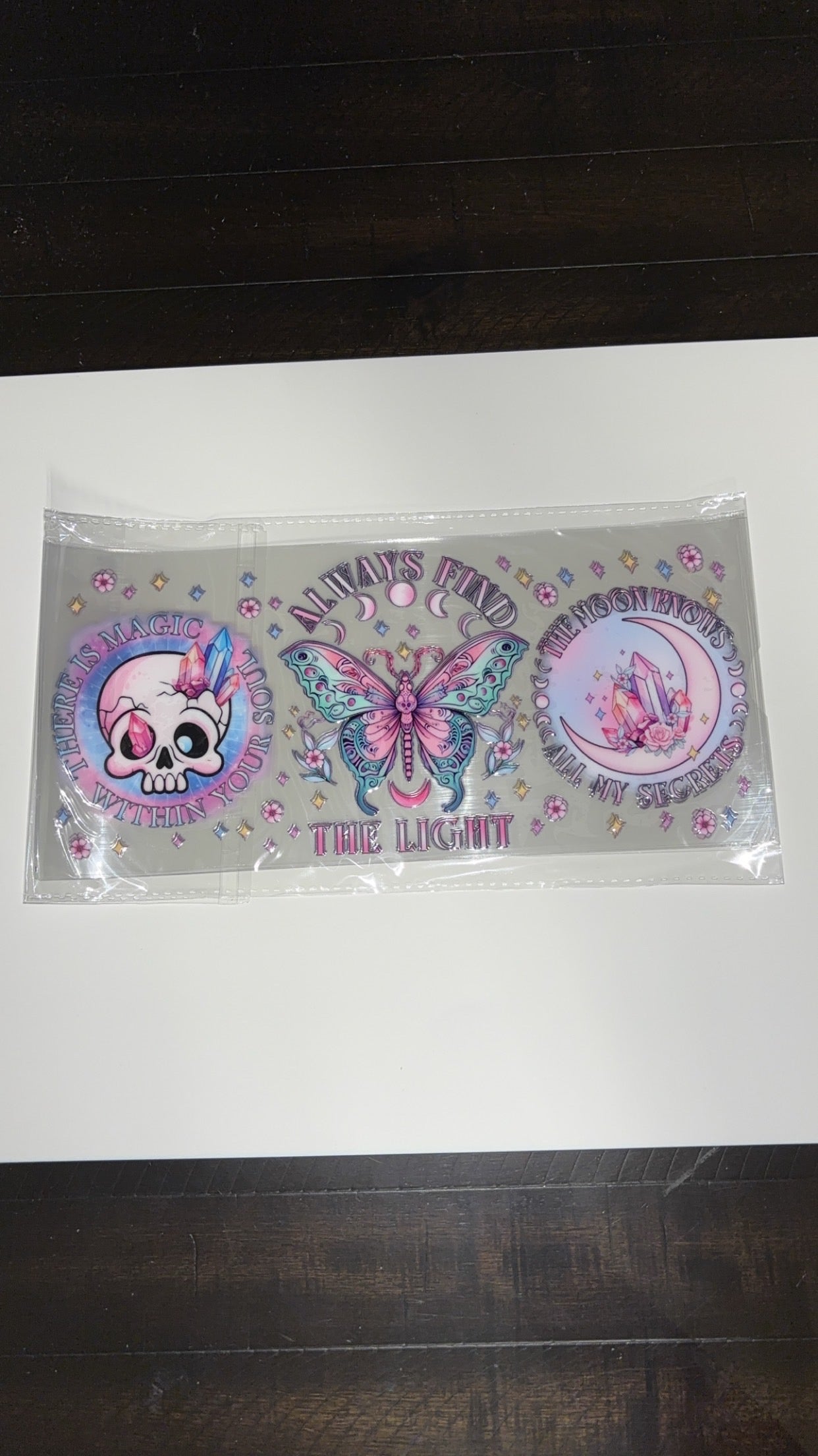 New arrival always find the light moth/skull