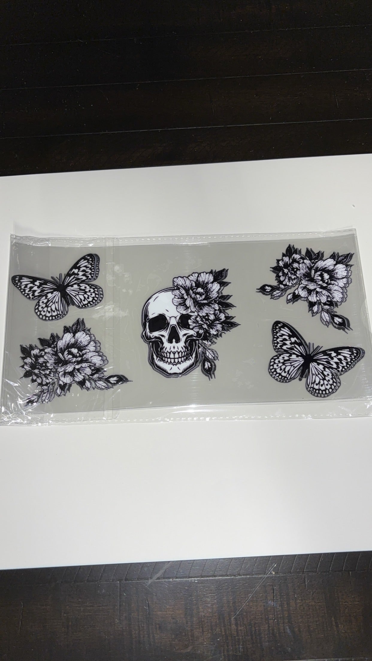 New arrival black and white skull